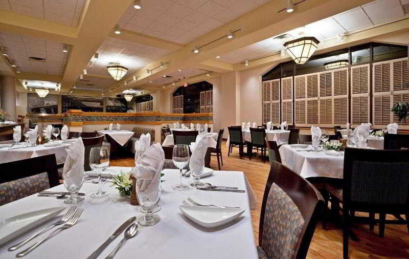 Wyndham Pittsburgh University Center Restaurant photo