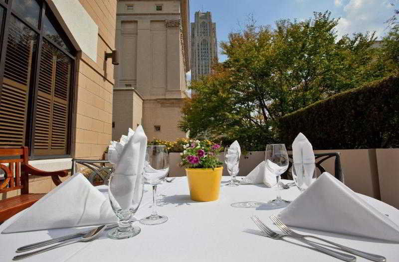 Wyndham Pittsburgh University Center Restaurant photo